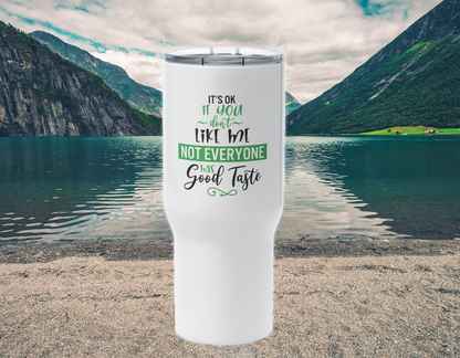 Travel mug with a handle