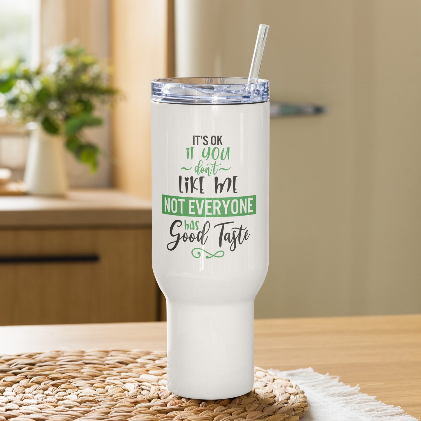 Travel mug with a handle